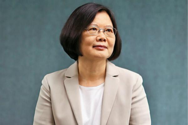蔡英文又坐不住了。 台湾地区前领导人蔡英文今日（6月20日）在社交平台发文称，民