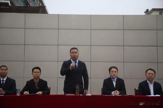 汉中市第八中学（南校区）迎来了第四十届田径运动会，全校师生齐聚绿茵场，以饱满的热