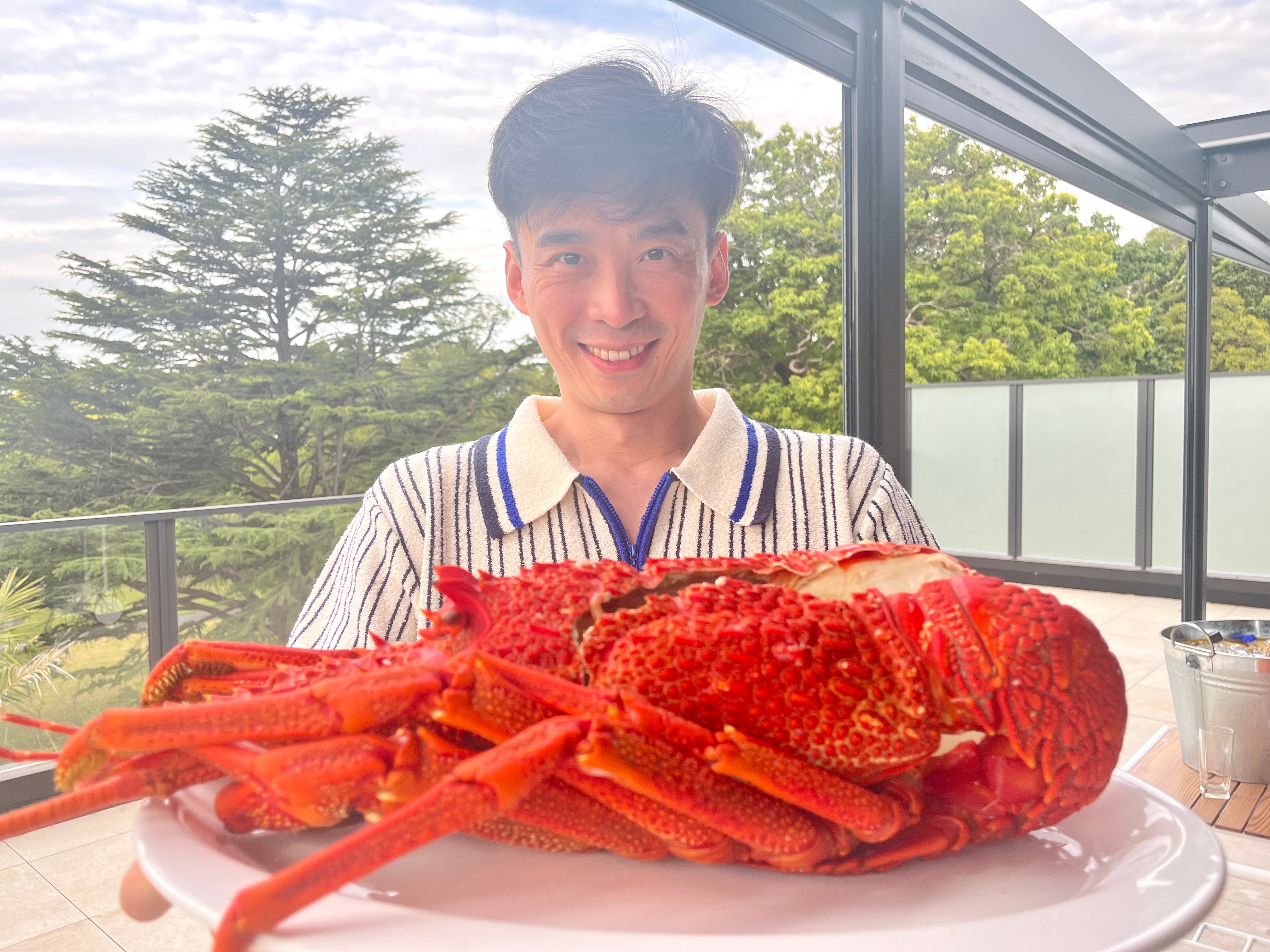 来到澳洲第一顿，入乡随俗，把海鲜市场里最大的一只澳龙抓来吃一吃吃吃喝喝的日常