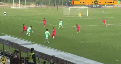 【U15东亚杯】吴比乐造点潘朝伟点射 中国1比1韩国
