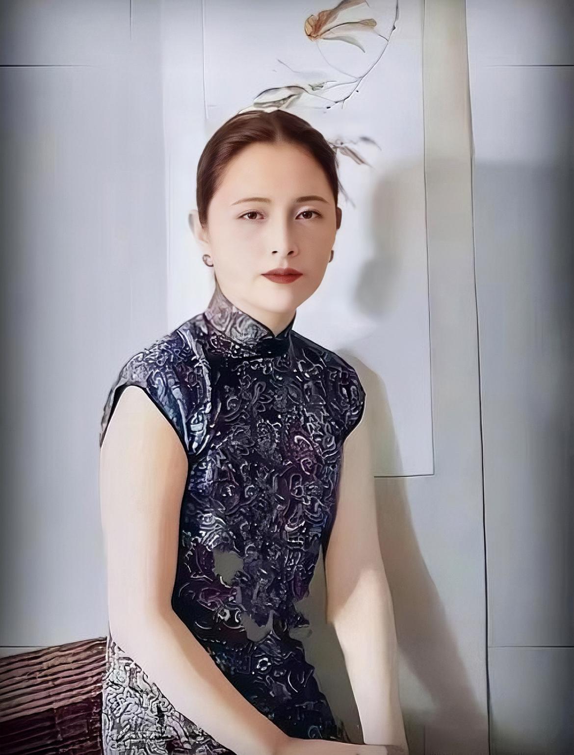 老照片：1952年，因胃病而侥幸躲过小蒋制造车祸阴谋的吴国桢夫人黄卓群在年轻时的
