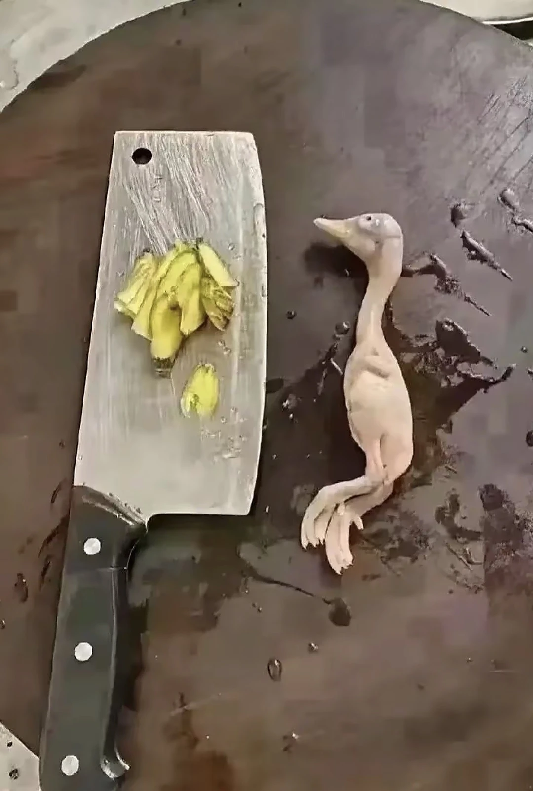 太想要一个确定的结果，太想把话说得清清楚楚，太想把关系理得明明白白，是...