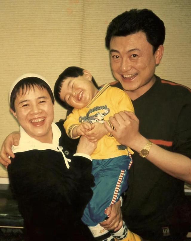 金龟子女儿30天带货销售额超千万虽然我很🍋，不过合理利用父母资源也没有问题 ​