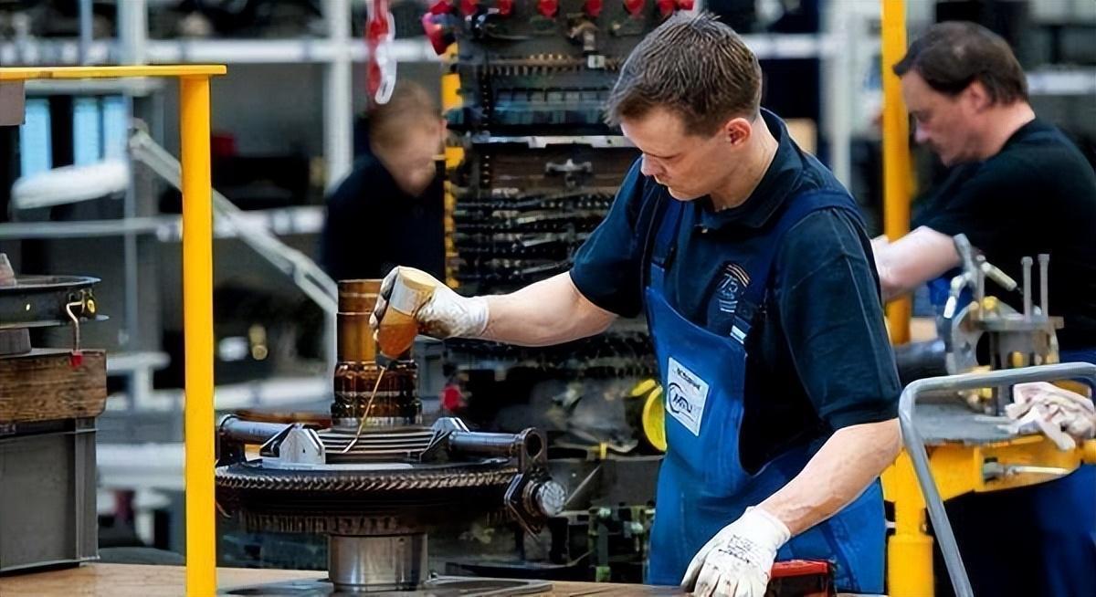 德国为什么可以让工人一辈子在同一家工厂干到退休？工人为什么自己也愿意？因为德国工