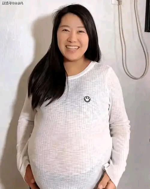 今天，我突发奇想，要给大家出个问题，那就是人生欠下谁的债务无法偿还？
请友友们的