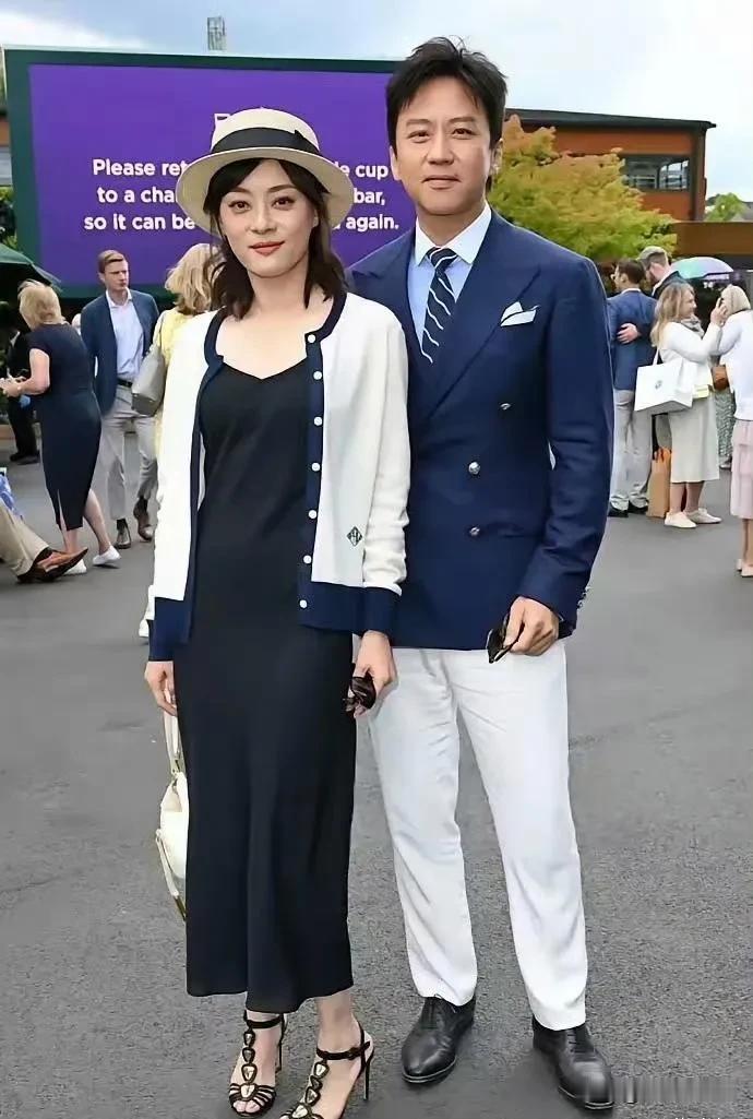 人生的幸福不在于美貌和名利，而是和爱的人一起奋斗，一起生活，这才是最珍贵的！