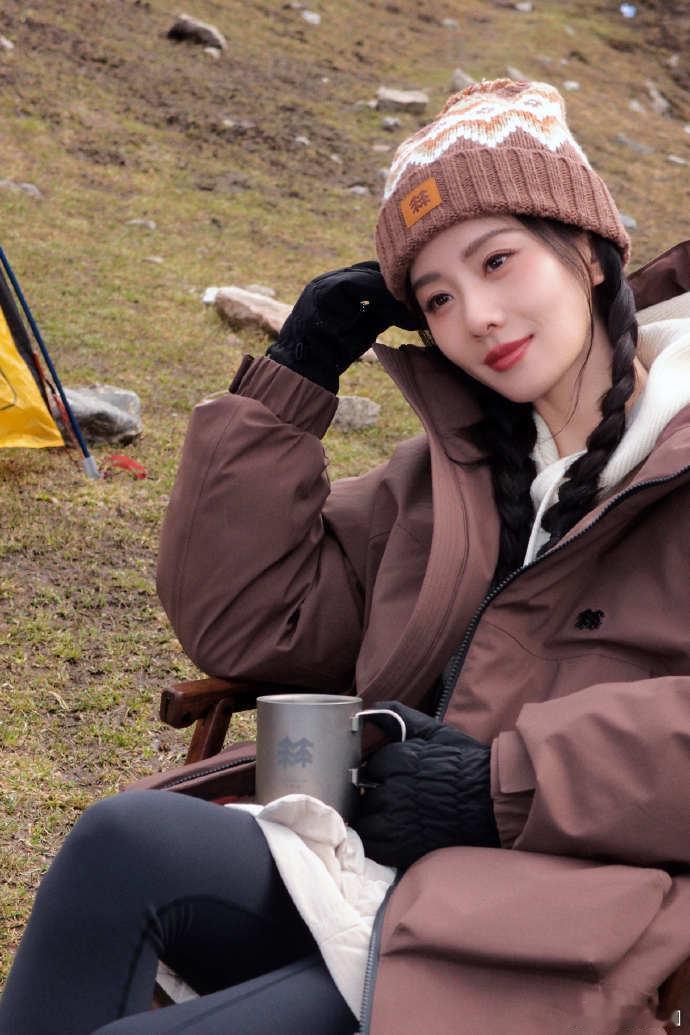 #刘诗诗冰山寒野上的花絮掉落##刘诗诗冰山寒野九宫格# ​​​刘诗诗的花絮让我们