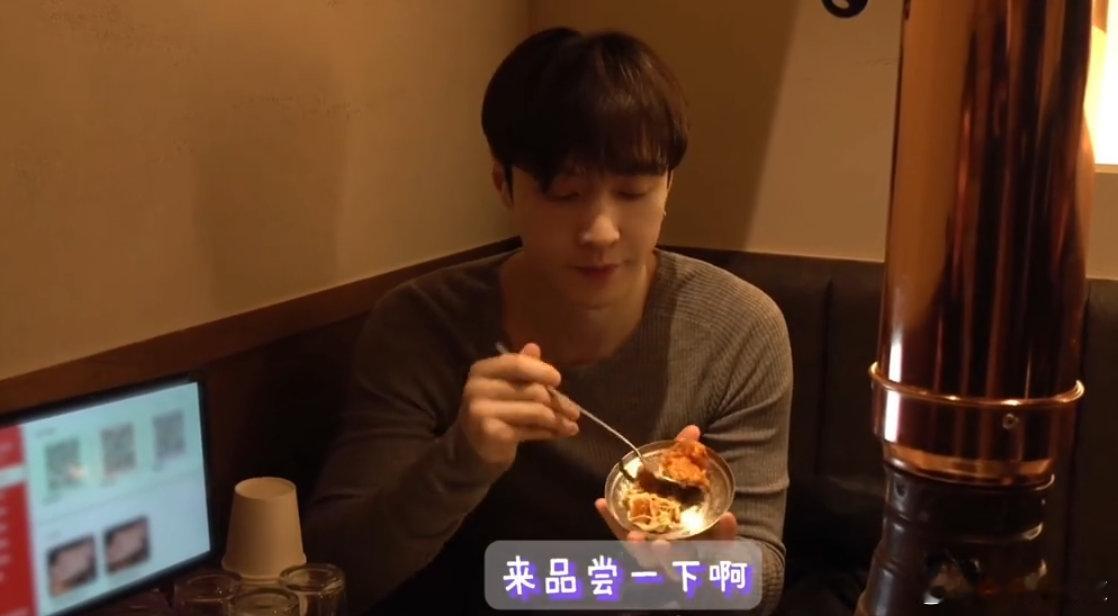 张艺兴也是老吃家啊张艺兴的干饭魂藏不住了！专业点评 + 神仙搭配，不愧是老吃家张