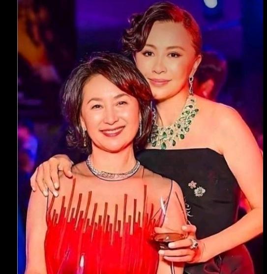 港澳商界公认的“最清醒豪门掌舵人”何超琼，这辈子干的这8件事，每一件都跳出了普通