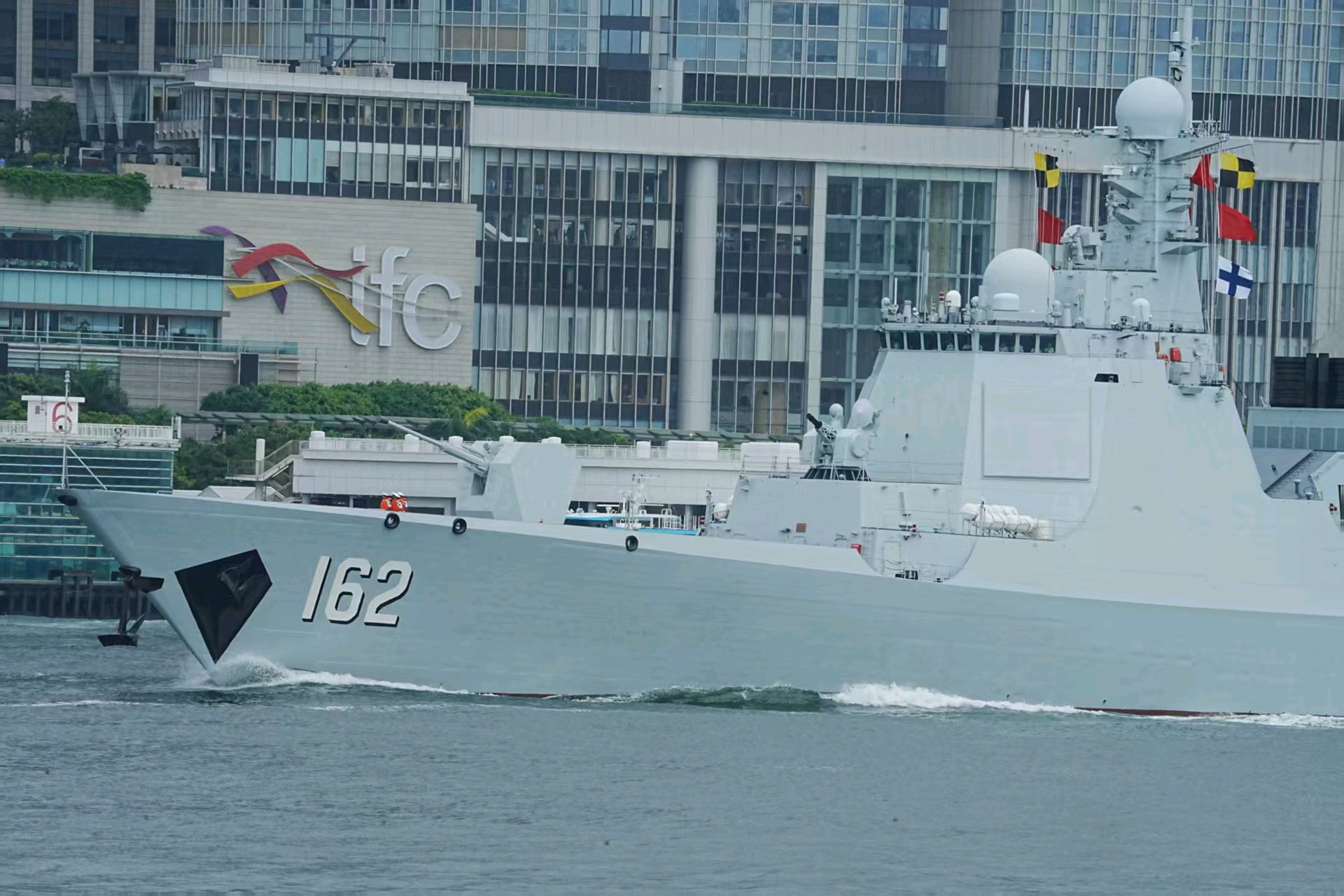 054A衡阳舰、052D改南宁舰今早离开香港烽火问鼎计划中国海军
