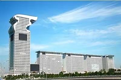 北四环奥运村西南角的“巨龙”盘古大观多年前被改造了，现在彻底变成了平淡无奇的钰珵