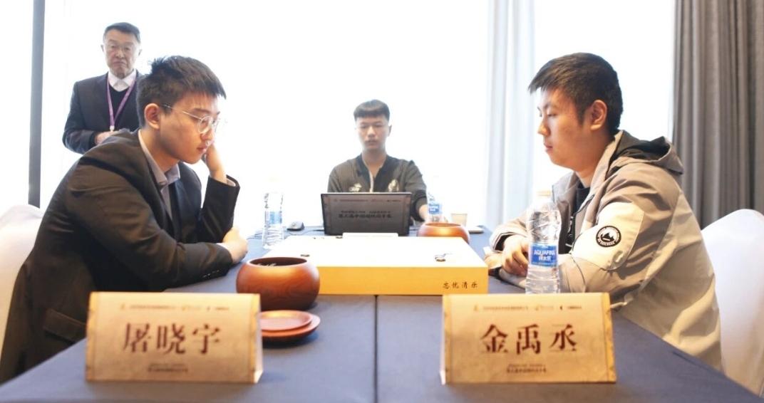 谁能横刀立马~今日可见分晓
最大看点~
千年老二的对决谁能晋级
从世冠中突出重围