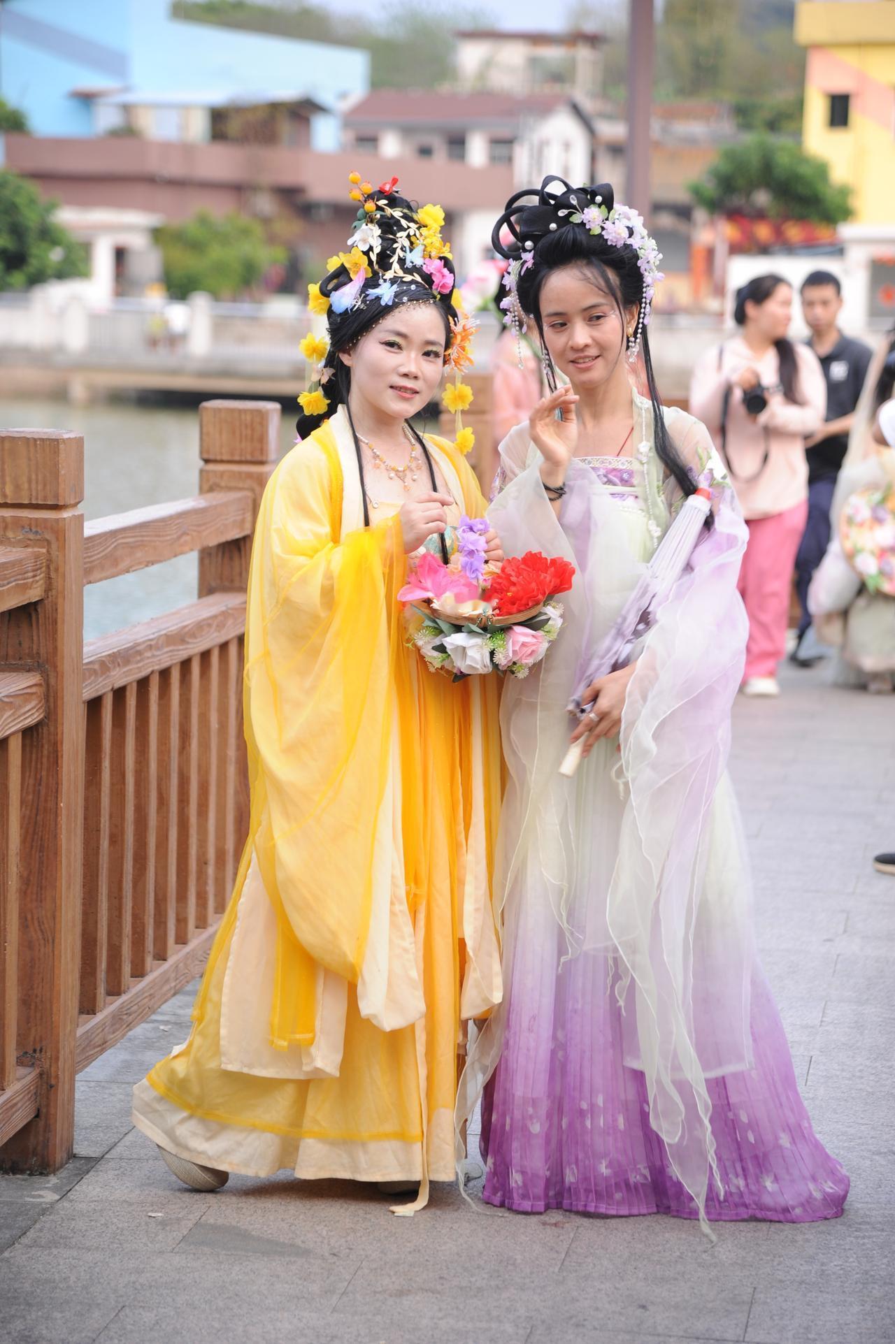 东莞横沥汉服同袍举办的『汉服花朝节』