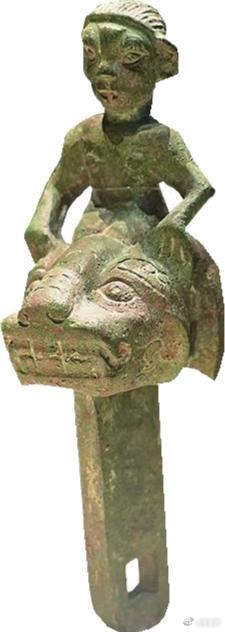 考古器物国家一级文物之人兽车辖 陕西宝鸡陈仓区博物馆有件“镇馆之宝”——西周人兽