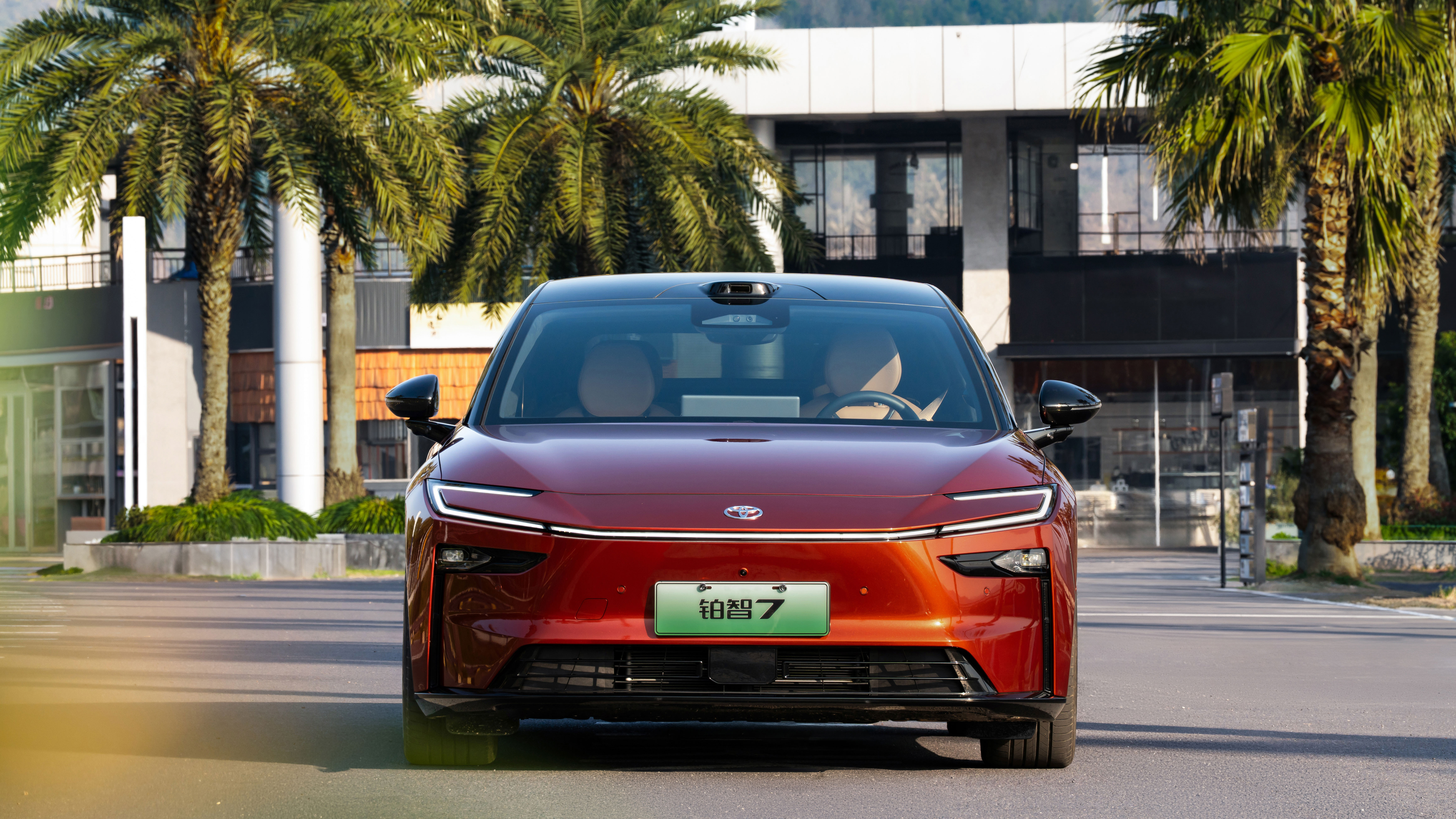 冰箱彩电大沙发不是护城河，但底盘调教经验是实打实的真资产。丰田铂智7全面开启试驾