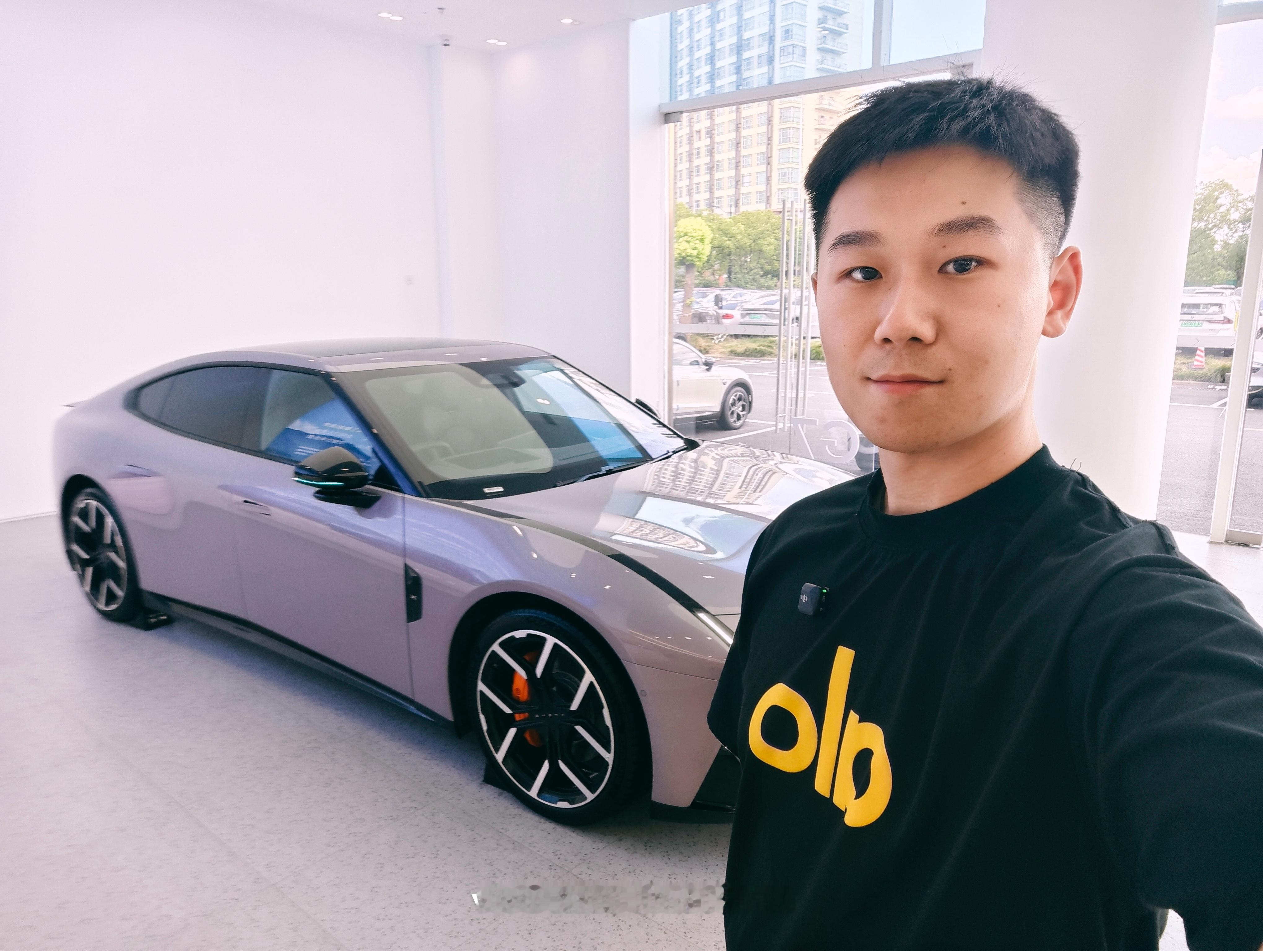 中午又来看了下全新小鹏P7和我还真挺搭的[doge][doge][doge]新能