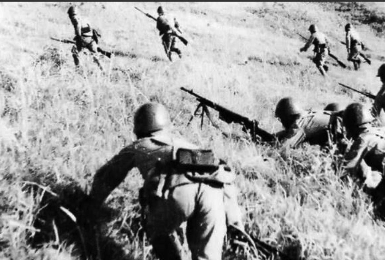 1944年，休整途中，突遭千余日伪军围攻，团长下令合击，却惊觉前卫营神秘失踪！