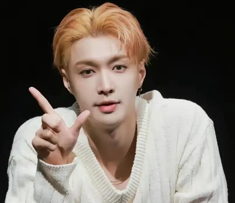 38亿票房背后，他靠什么零绯闻？
 
归国四子只剩他没塌房。
 
别人忙着打官司