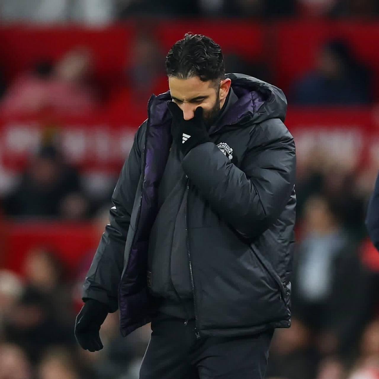 阿莫林谈对水晶宫送出点球、对自己的表现感到失望的约罗：“我和他谈过了，因为他犯了