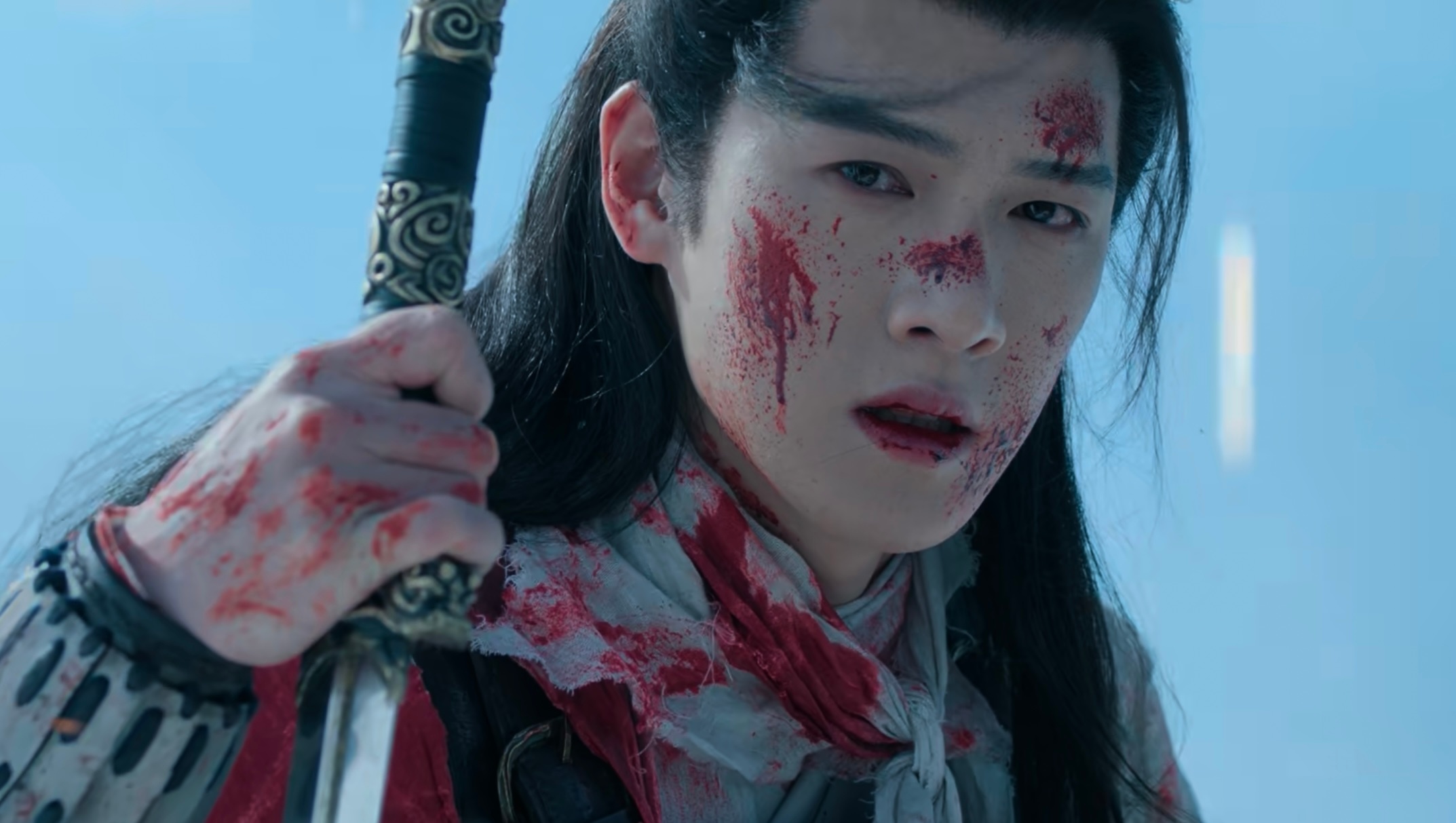 李昀锐《冰湖重生》正片截图，这个开屏大怼脸太权威了！！