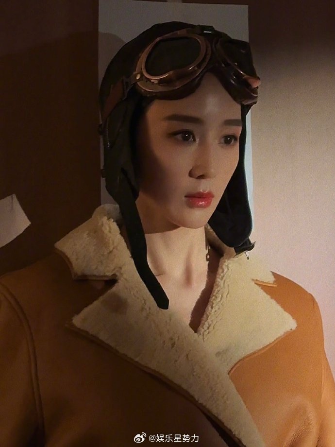 张钧甯嘉人cos舒克贝塔  张钧甯飞行员造型撞脸舒克  今日嘉人盛典造型关键词释