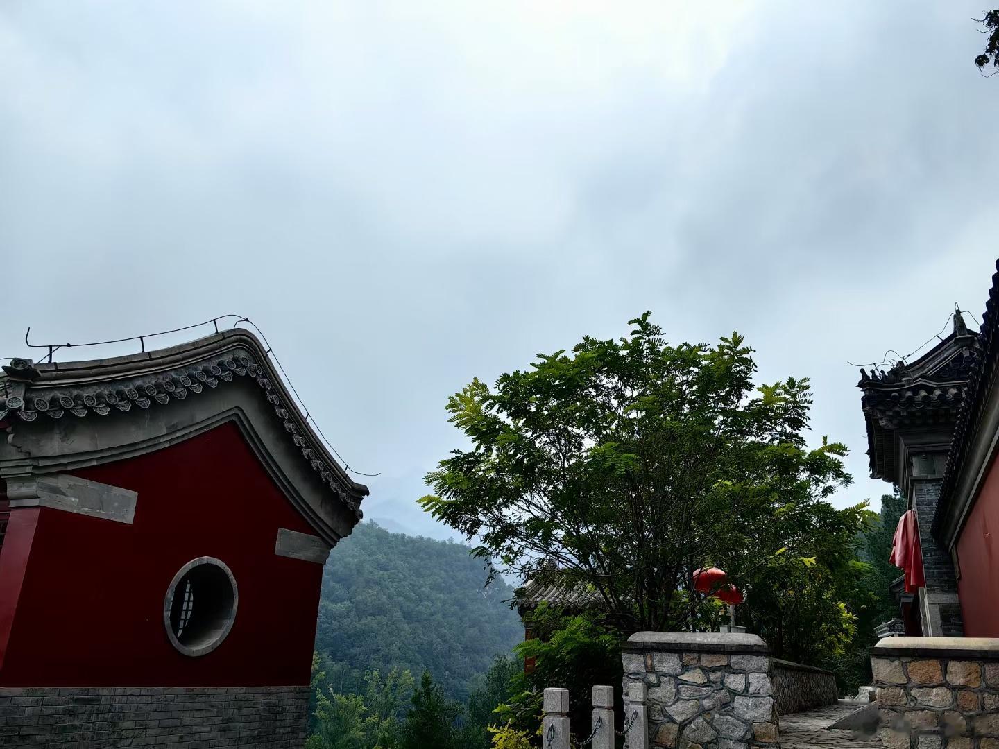顿悟之机在于直指心地，于一切妄想不著，桶底脱落，清净自性显露矣！若能敢于担当，自