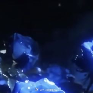 人生感悟 成长的经历，大概是让人变得越来越安静世间的悲欢本就各不相通，沉默，是岁
