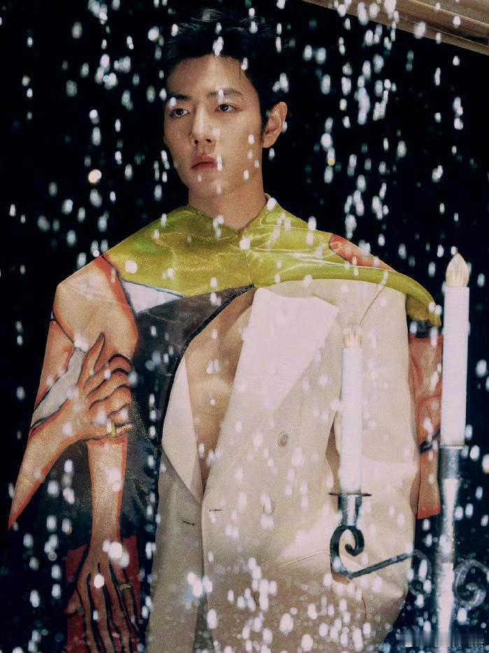 肖战西装身材肖战真空西装胸肌肖战真空西装胸肌，身材绝了，真是太棒了 