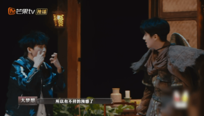 大张伟一个人开团五个人秒跟 九敏，给我笑不行，果然遇到同频的人只要一个人开团，其