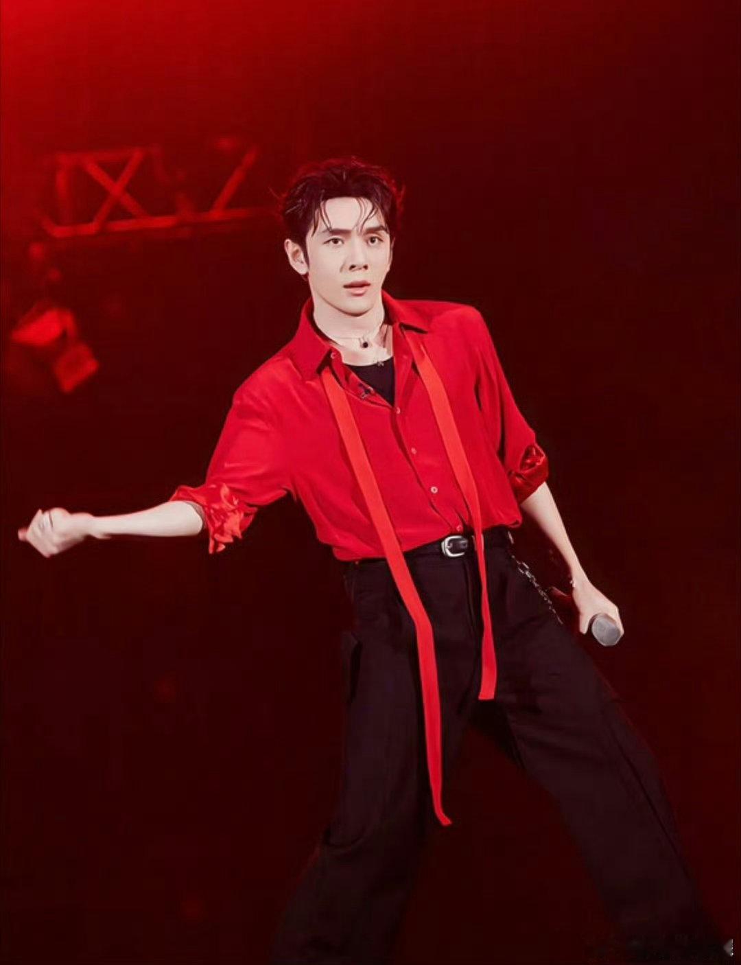 李佳琦李佳琦也没走出披哥4合伙人股东大会合伙人 辛苦却滚烫的披哥岁月，是李佳琦心