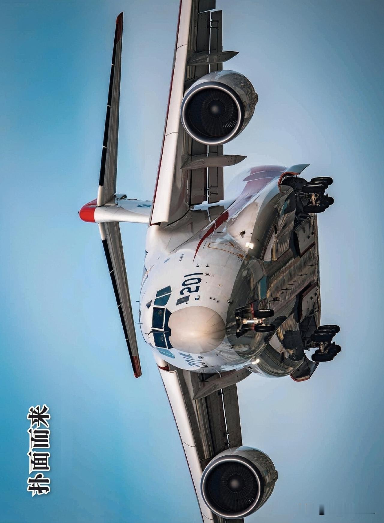扑面而来
降落中的日本岐阜航空基地飞行开发试验团C-2运输机