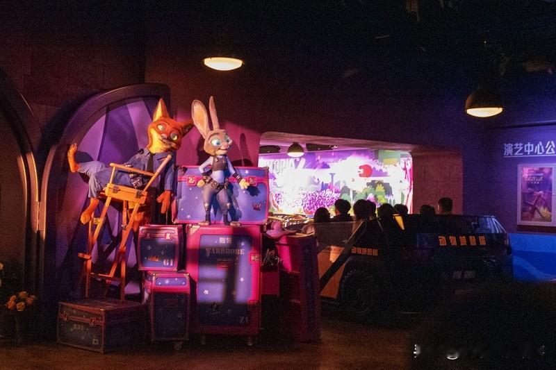 《疯狂动物城2》势头超猛！上映4天票房破10亿。11月26日上映后票房一路飙升，