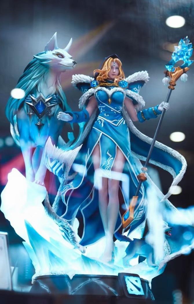 我仿佛看到了冰女的新雕像！我只想问，如何预约！dota2周边dota2DOTA2