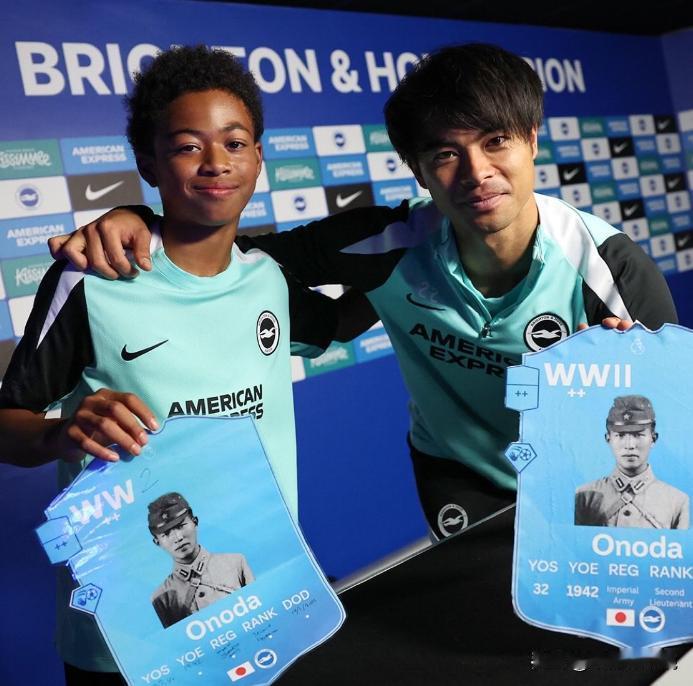 日本国脚拿着战犯照片合影，高市早苗75%的支持率从何而来？
高市早苗涉台言论后续