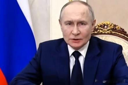 普京“阳谋”论停火
放话愿和平解决问题！

12月17日他出席俄国防部扩大会议时