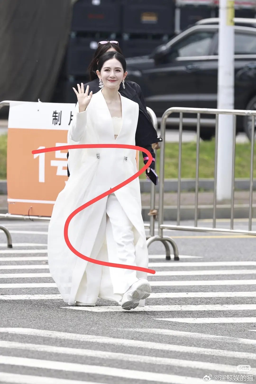 都是今天不直播是何意味？ 