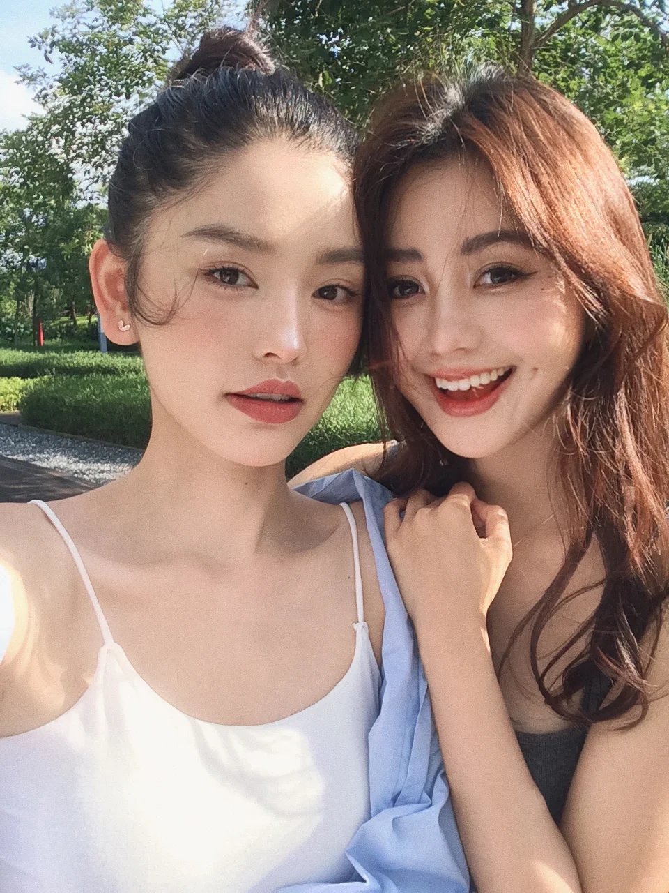 我们俩👭