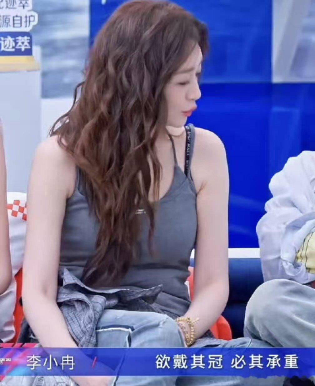 李小冉欲戴其冠为什么要碧琪承重乘风2026 节目抓拍生活化瞬间，李小冉发言失误之