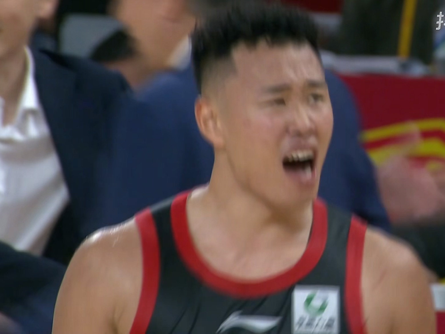 29分6篮板6助攻，这版本的贺希宁有点强。刚拿到周最佳，上周18.7分4.7篮板