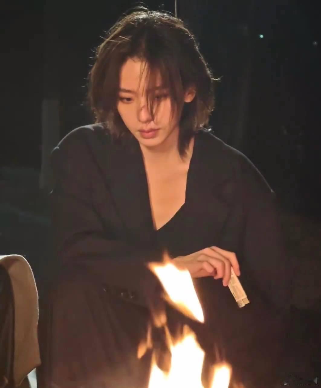 对王晓赟子的反差没有抵抗力 谁懂王晓赟子这反差的魅力无限啊！剧里她是高冷的学霸，