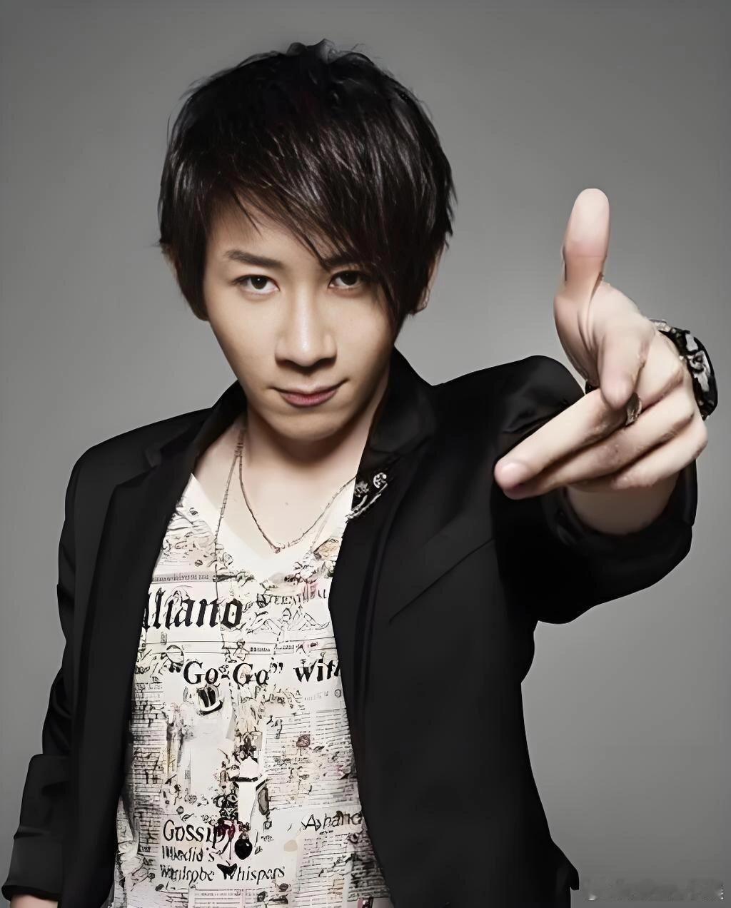 刘谦这段完播率100% 再次被刘谦的手法震撼到！那种举重若轻的从容感，和魔术成功