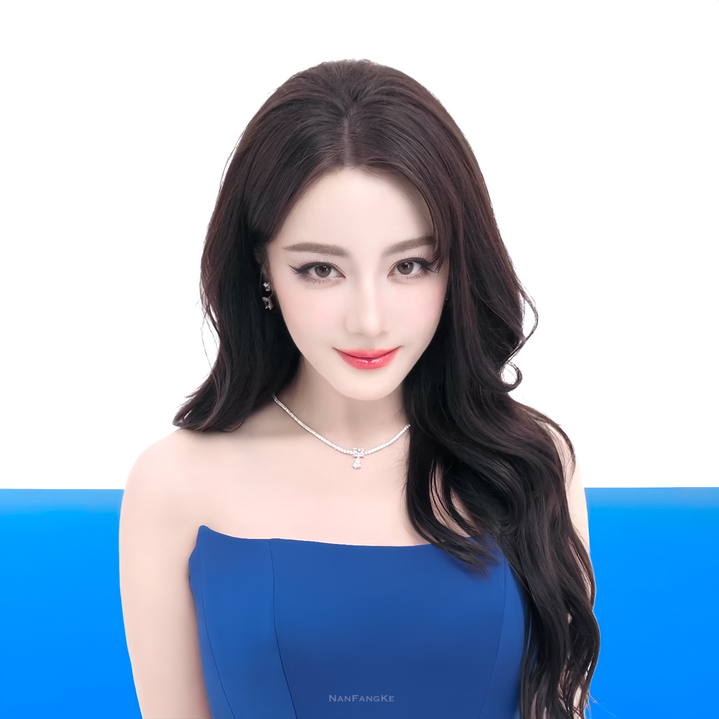 迪丽热巴路虎卫士全驭代言人迪丽热巴 dlrb 热巴开卫士 dlrb 迪丽热巴卫蓝