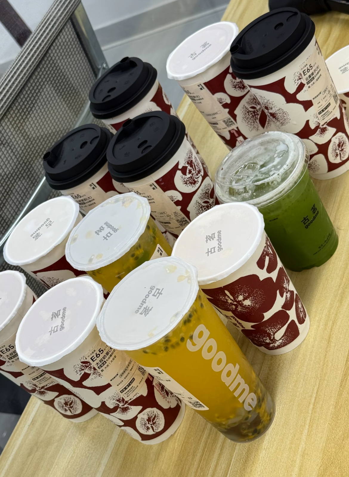 39岁女子1天3杯奶茶喝出牛奶血任何事情都要适量，再好的东西过了头就要出问题。氧