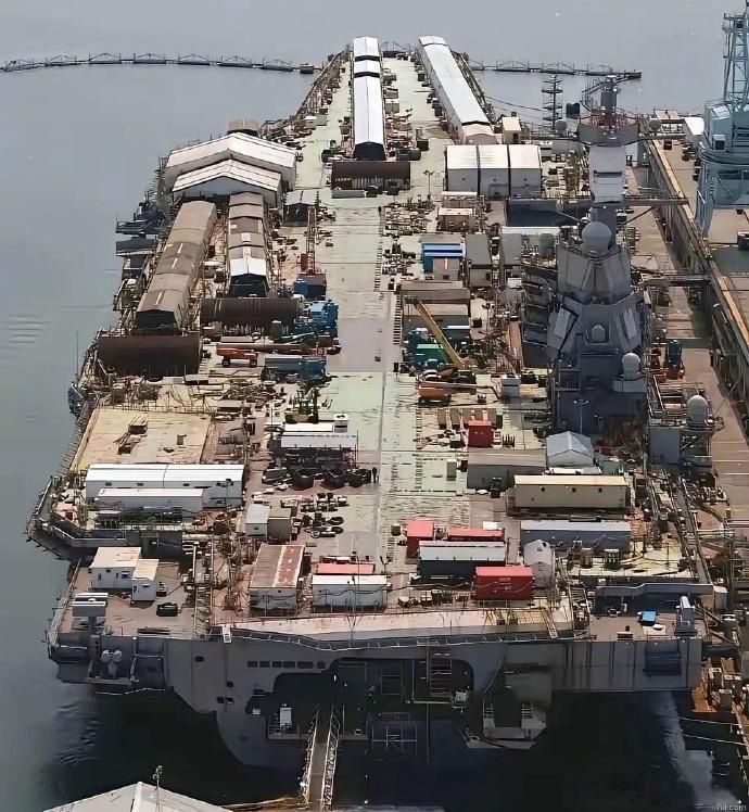 美国“肯尼迪”号航空母舰于2011年开始建造，15年后，它现在的样子是这样的。其