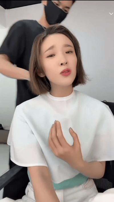 唐艺昕一口气唱了在浪姐的所有歌曲 唐艺昕你下次直播能不能提前说，我好准备纸巾。