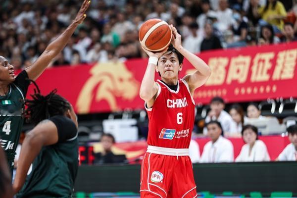 杨舒予在世界杯表现出色！2021年东京奥运会，女子三人篮球拿的铜牌，王丽丽是绝对