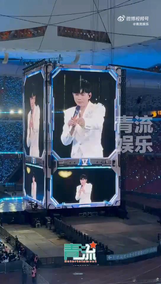 张极和张杰合照张极说希望以后有更多机会看张杰演出 被这波追星感动！张极晒照分享现