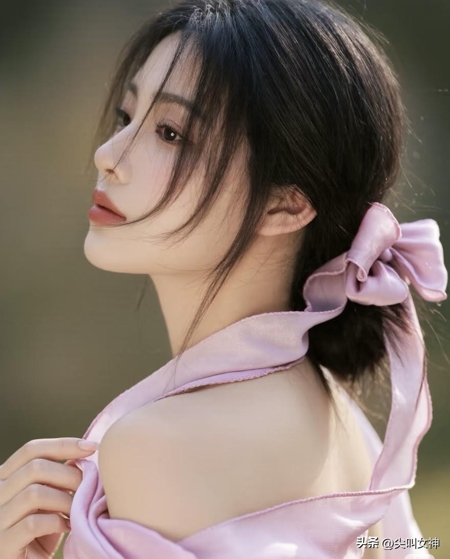 高手请留步！
这一联意境极深、格律极严，不是随便凑字能对得上。
全网悬赏下联，能