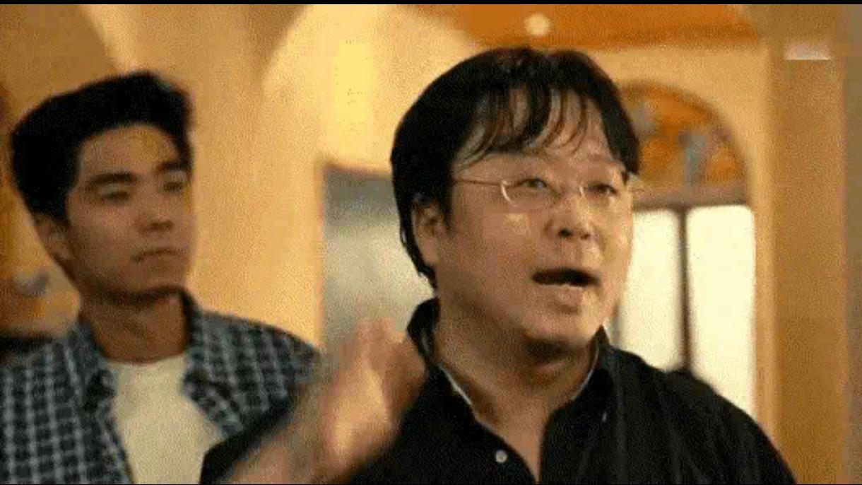 我发现普通人跟罗永浩吵架，在罗永浩眼里就跟他的锤子公司一样，其他人都是要被锤子修