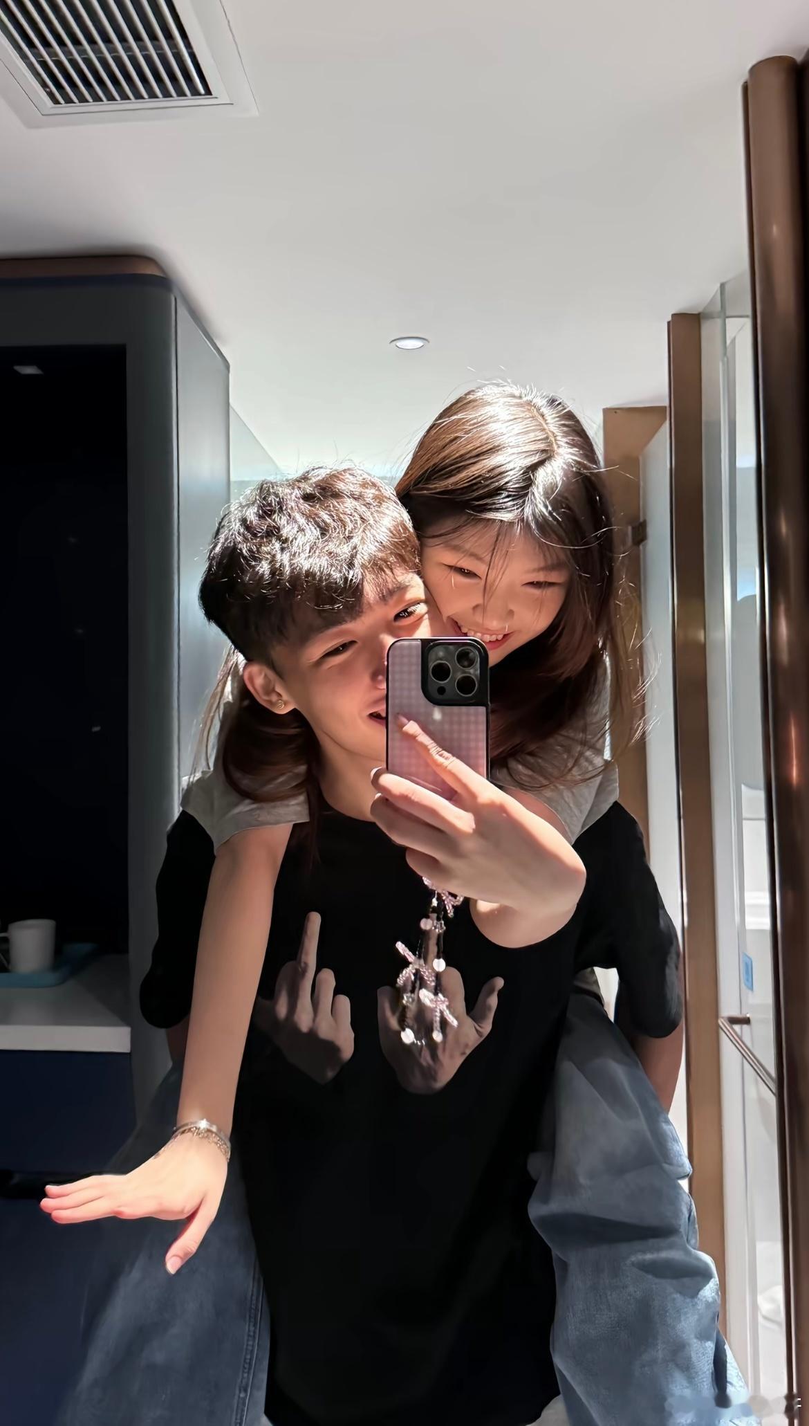 求了半个小时才让我当一会少爷 ​​​